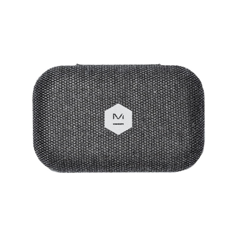 MW07 GO Charging Case | Master & Dynamic